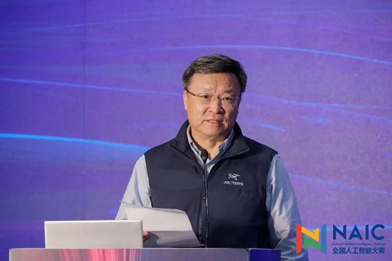 #人工智能#中国工程院院士高文提出的“今天的人工智能处于低水平智能，仅存中水平假