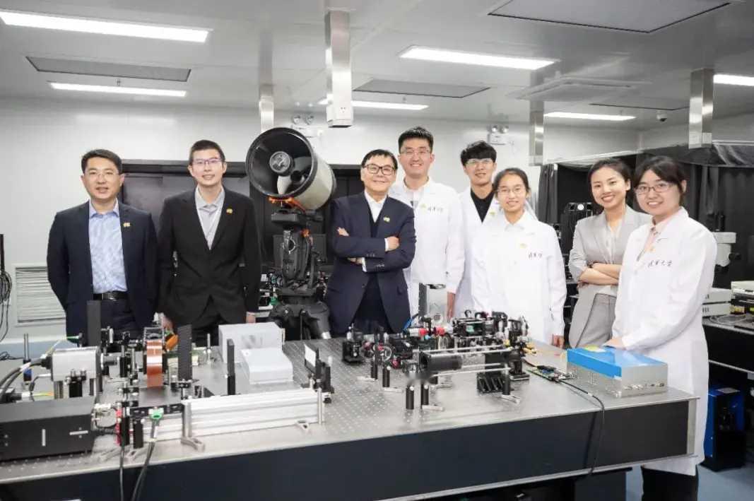 【清华科研新飞跃！“太极”芯片引领光计算时代】

清华大学传来震撼科技喜讯！该校