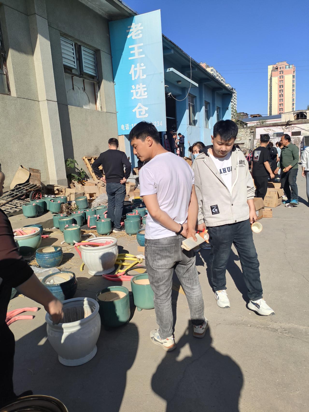 这几年受全球经济下行影响，各行各业都不太景气。别的地方咱不清楚，单说咱莱芜，遍地