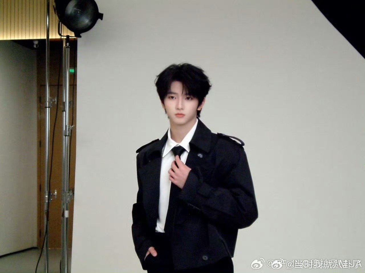 穆祉丞黑色风衣真的夯爆了！太帅了穆祉丞