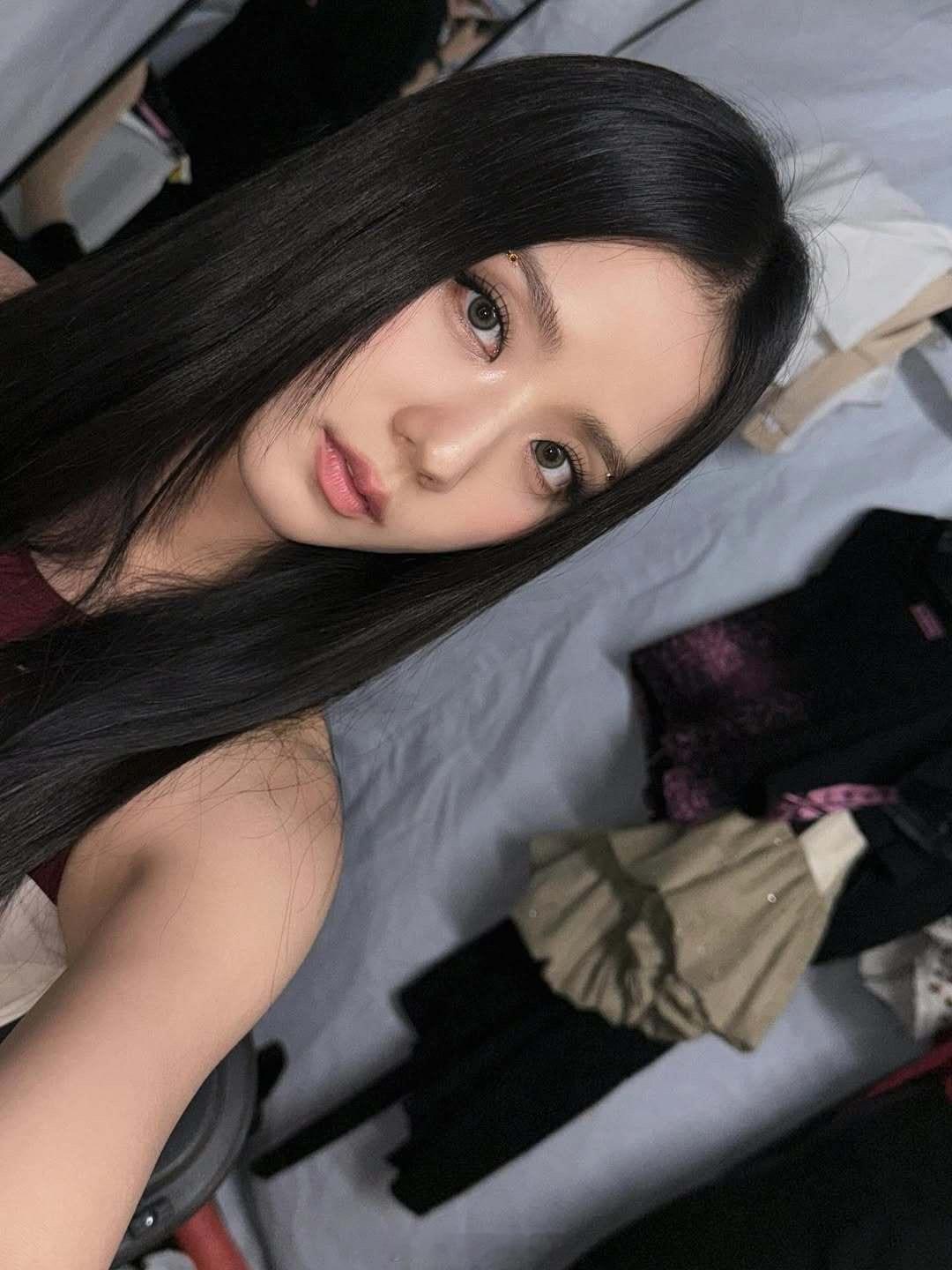 jisoo ins更新 ​​​