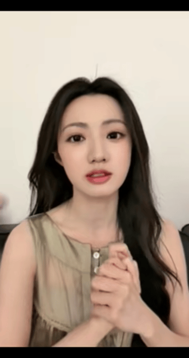 黄羿谈伍元照三重梦境名场面直播里黄羿坦言偏爱三重梦境名场面，谈及梦中伍元照难掩温