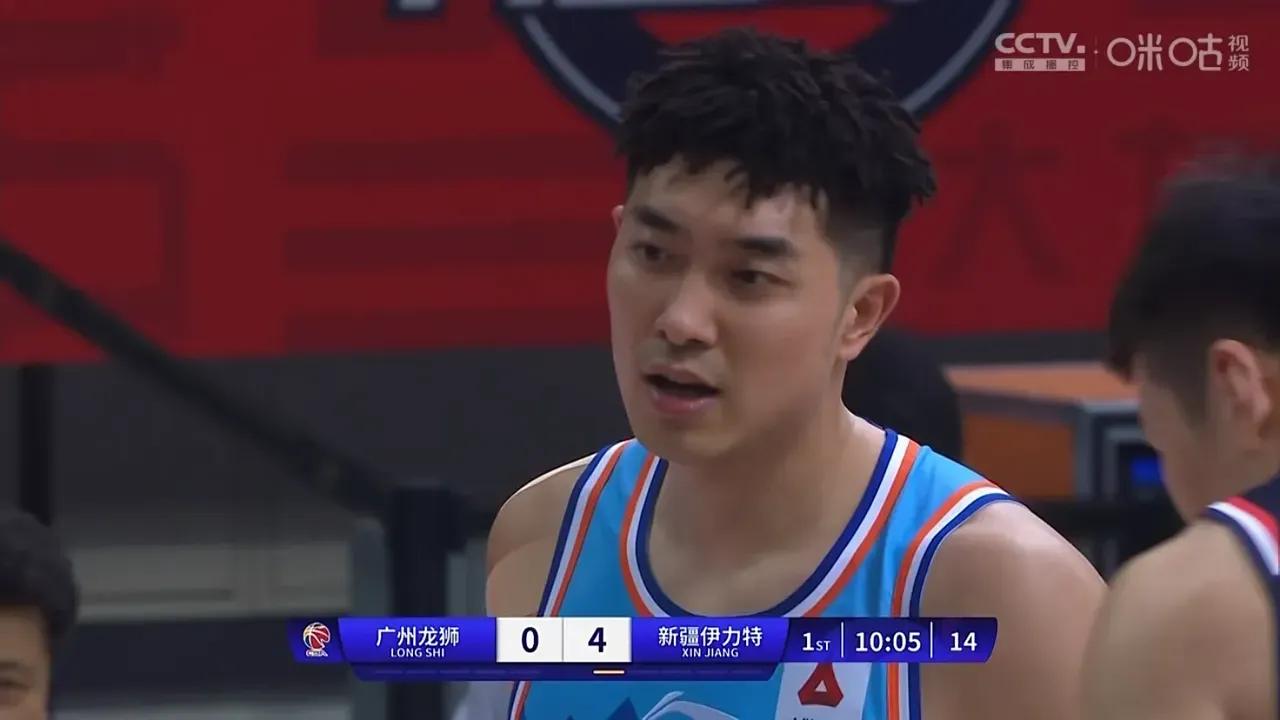 广州男篮半场57：46新疆，赛前大家都没有意料到：
1、新疆本赛季兵强马壮，妥妥