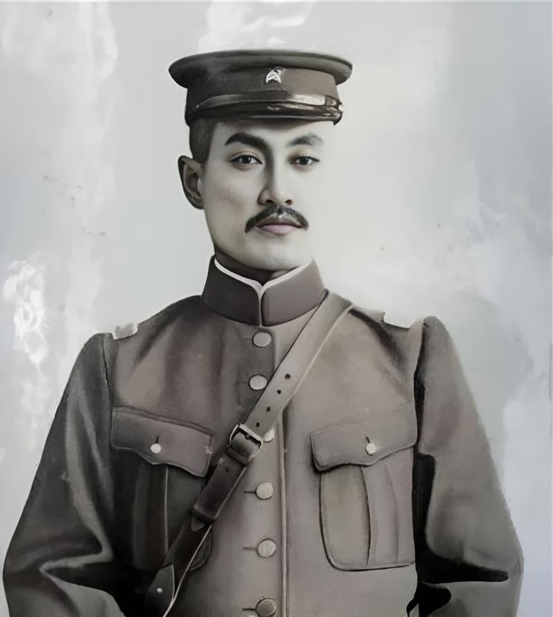 1925年11月21日，郭松龄起兵反奉，下令将拒绝参与的四个师长及三十多个军官枪