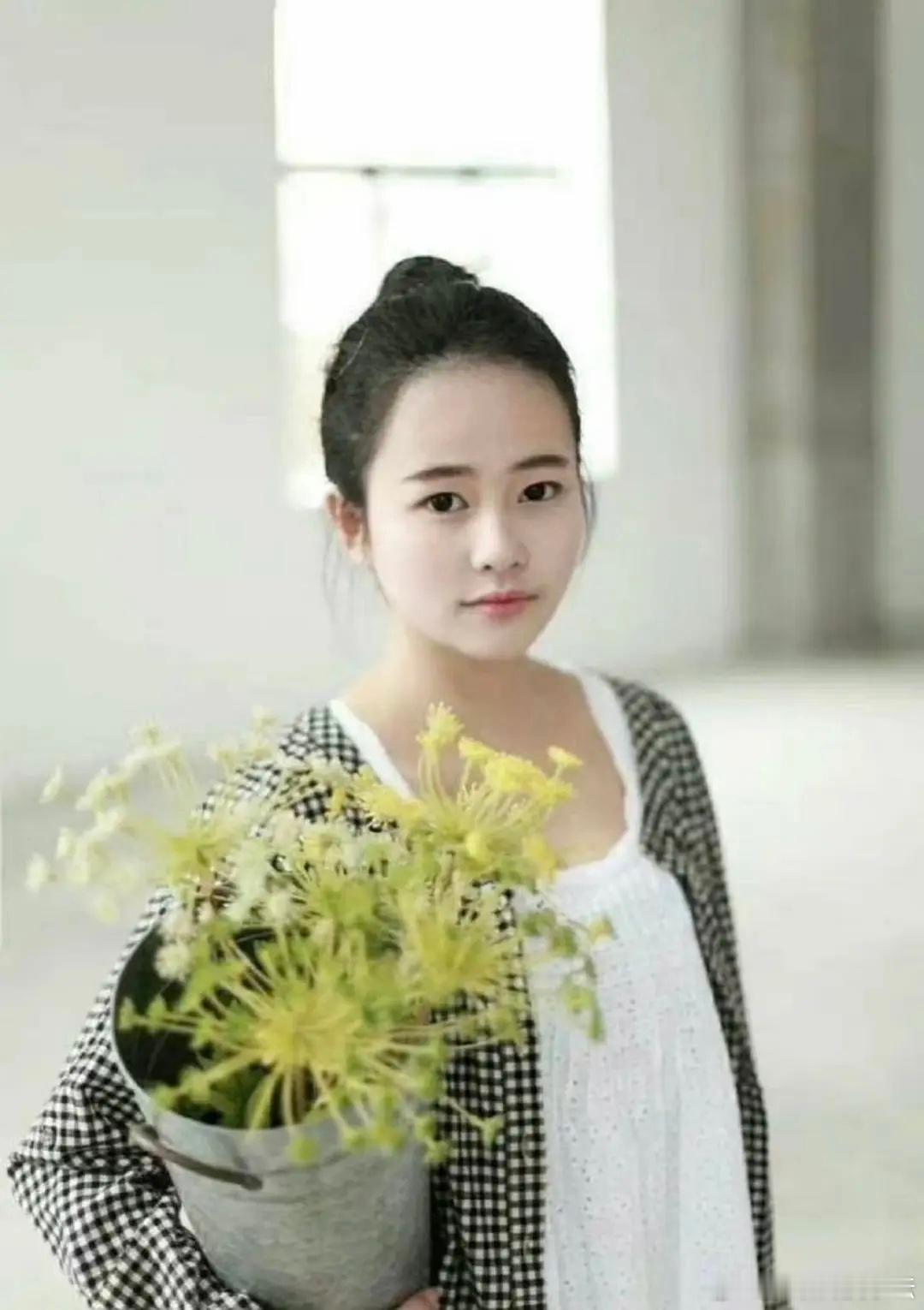 白鹿的底子挺好的啊，为什么不能保持住呢 