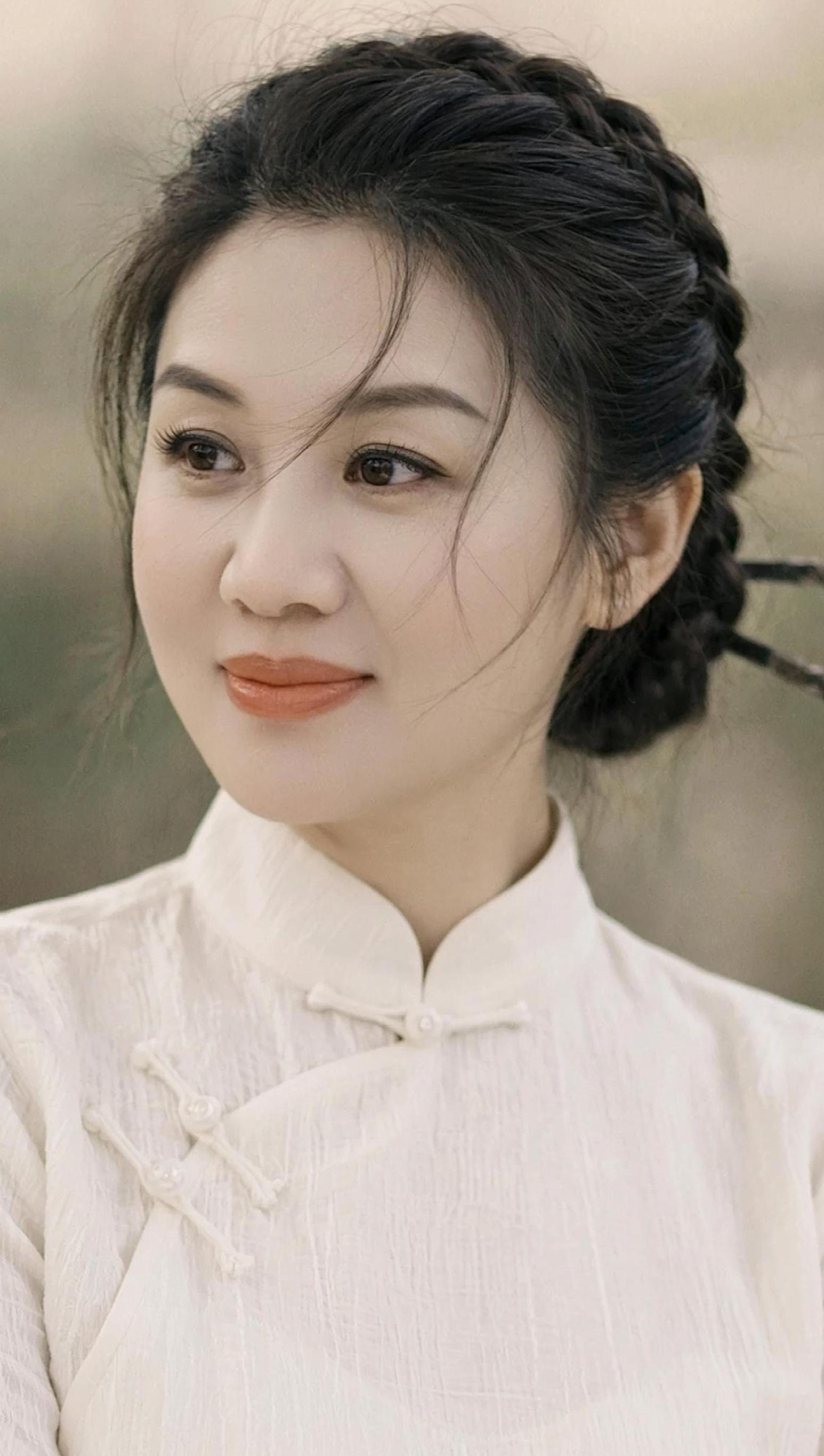 AI白月光清透照 记忆里的国泰民安白月光 随变ai随便玩