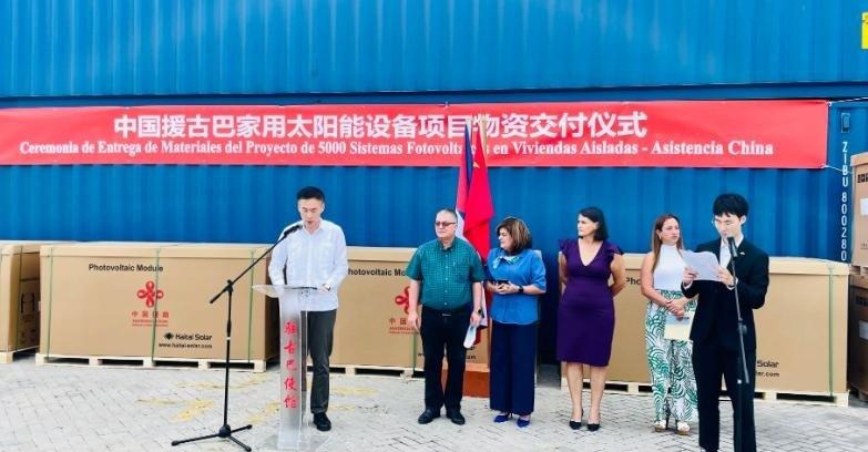 作为关注国际时事几十年的老观众，看到古巴这次“开门”的消息，我心里真不是滋味，那