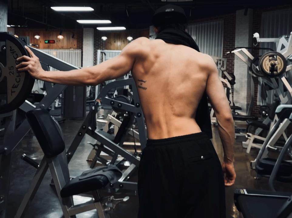 闫桉背肌🈺营业 什么水平[哆啦A梦吃惊] 