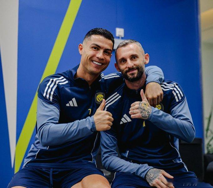 C罗 据沙特360科曼和B罗今天参加了训练，证实他们已为与吉达联合的比赛做好准备