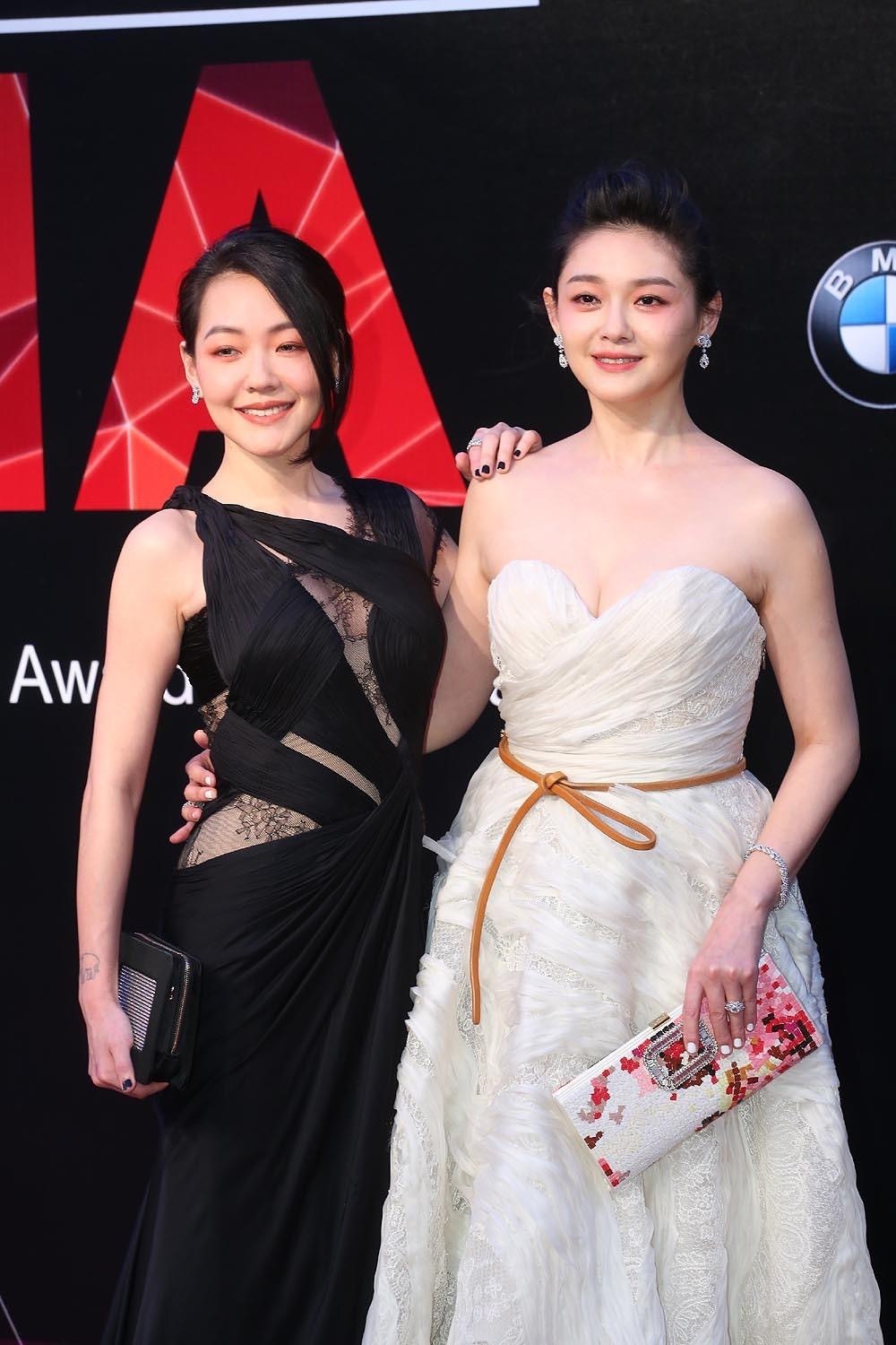 【还难以走出悲伤，#小S复工时间或比预期更长#】#知情人称小S恢复情形不如预期#