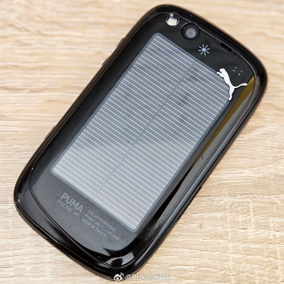 一直以为彪马只会做鞋，没想到它还造过手机！📱📱📱Puma Phone M1
