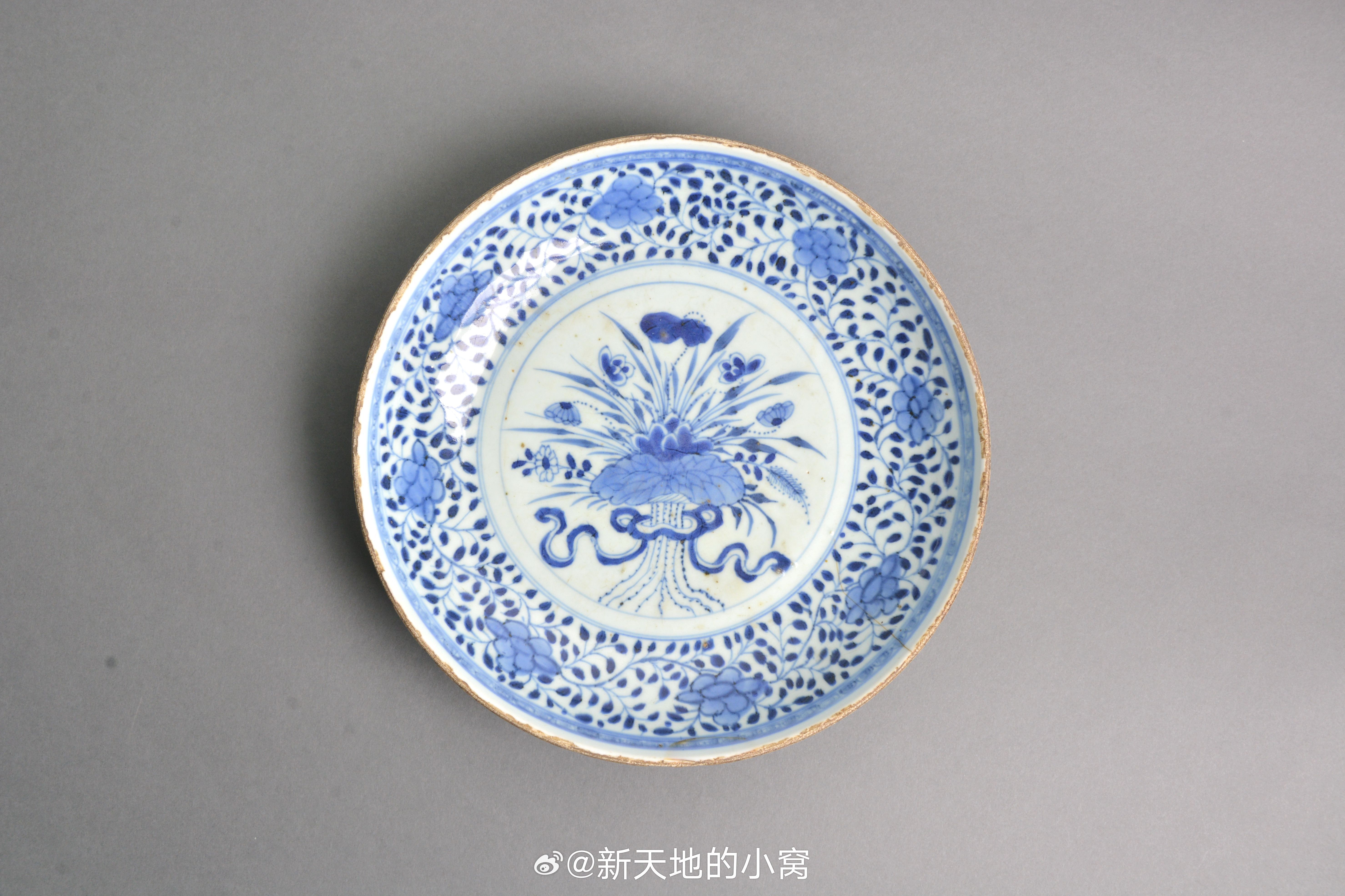 是时候去趟博物馆了文物代言人藏品欣赏每天认识一件文物清康熙青花缠枝莲纹盘---高