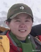 这是万科总裁王石前妻，长相确实普通了点。奈何人家姑娘背景强大。所以王石还是挺有准