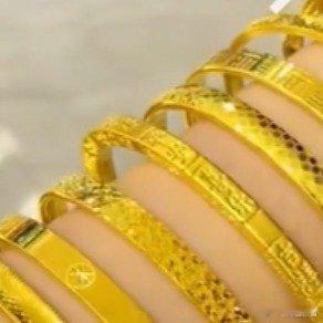 男友认为金价会下跌婚事耽搁2年【金价狂飙婚事耽搁2年女子发声：精打细算的男人值得