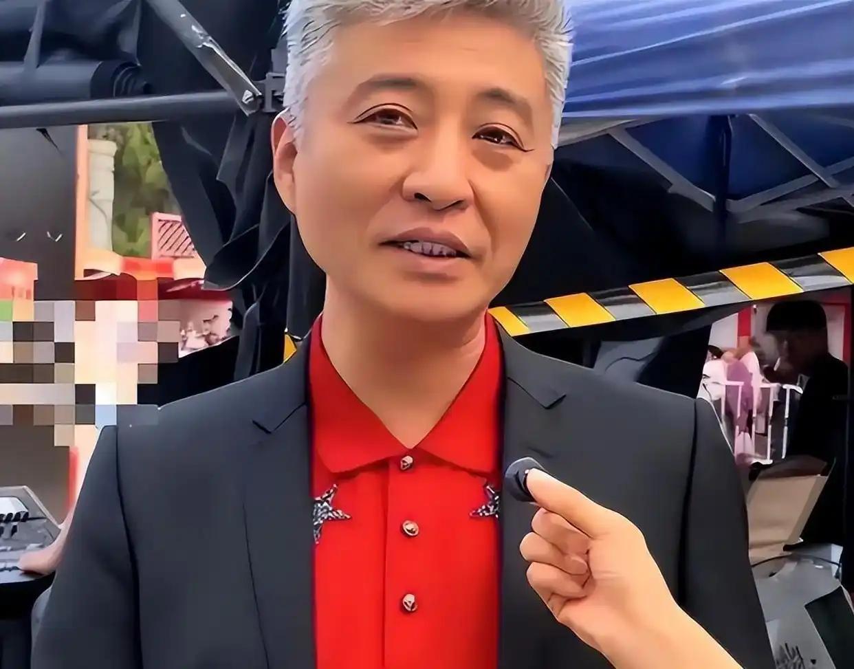 “德不配位，必有灾殃” 周炜曾是国家一级演员，九登春晚，是主流相声界寄予厚望的接