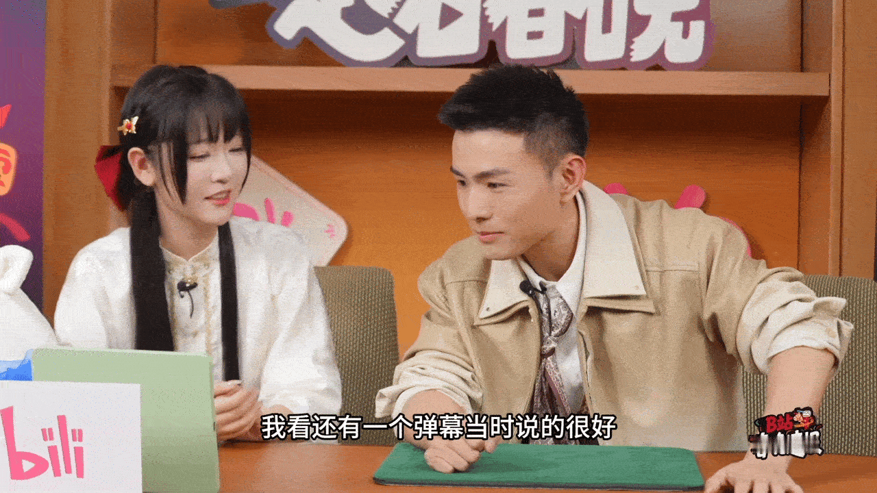 邓男子成功是魔术失败是小品 邓男子简直是魔术界的反内卷第一人！别人追求零失误，他