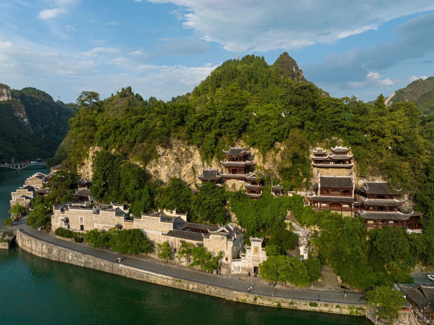 洞天福地大概就是这样子吧！