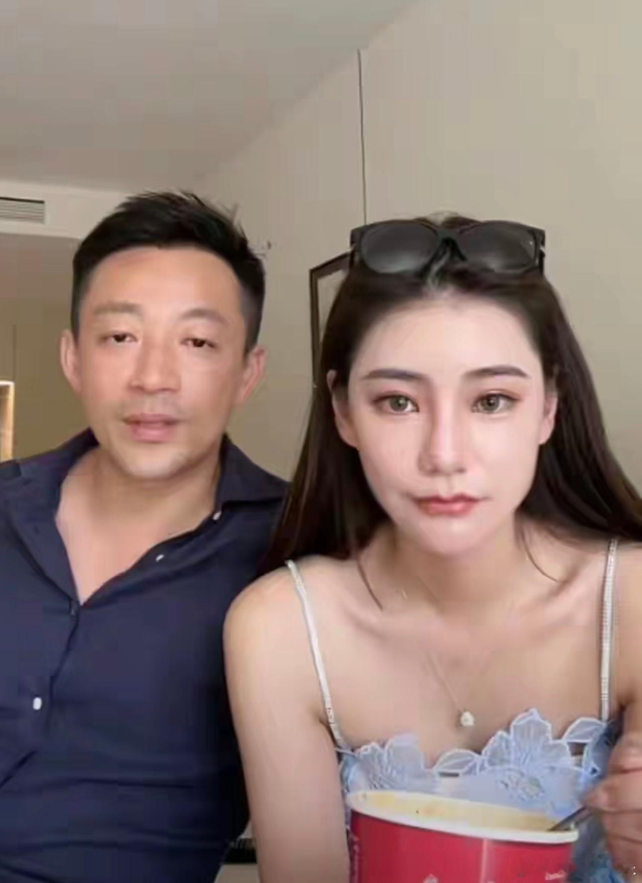 【#Mandy称汪小菲擅长隐忍#】#Mandy称汪小菲会隐忍#近日，Mandy在