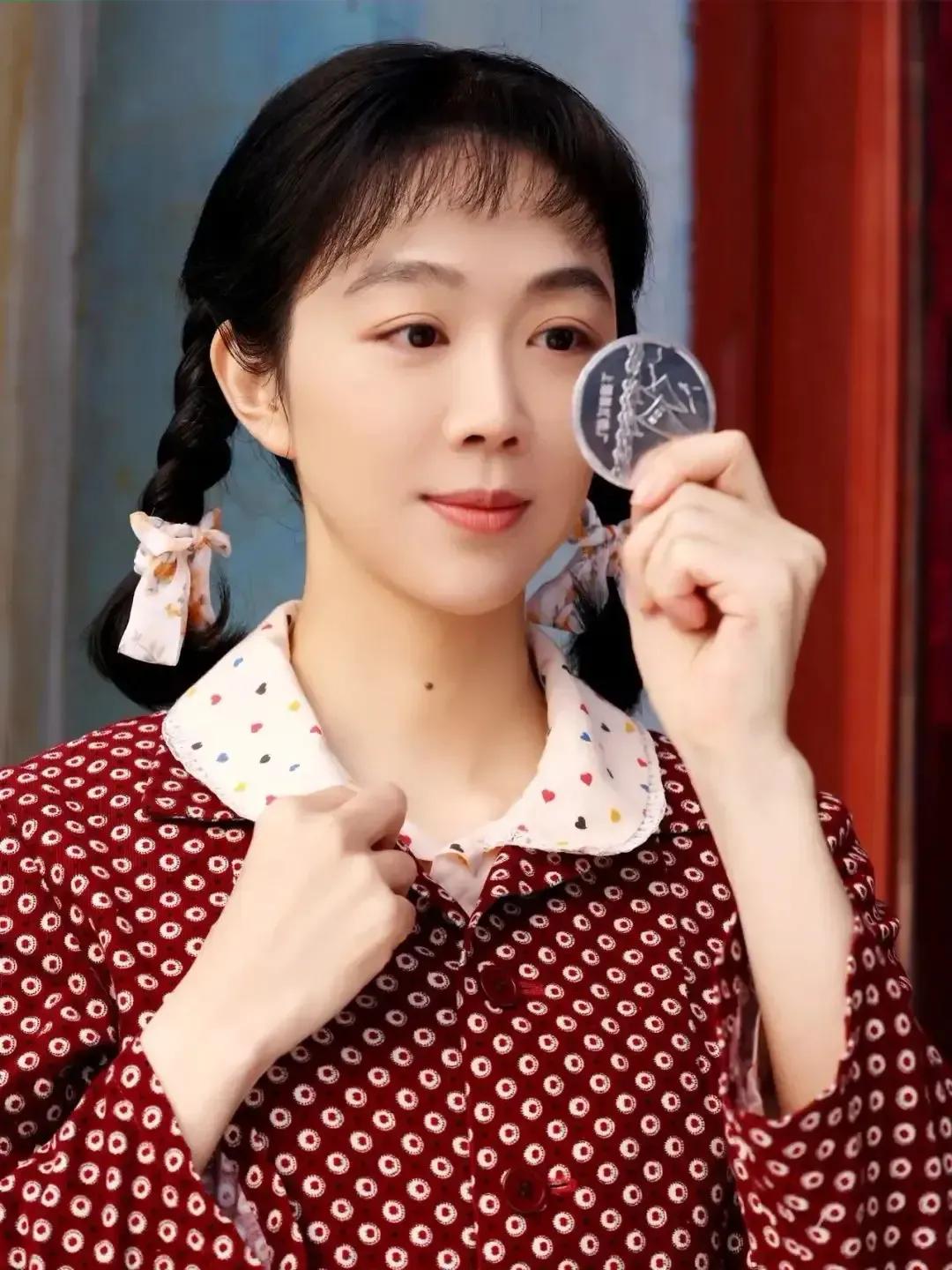 姜妍明明可以做喜剧演员的，难道她自己没发觉？姚玉玲这个角色太有意思啦，出场就有莫