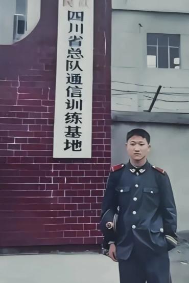 2006年，2名壮汉挟持一名18岁重庆土家族女孩。途中，女孩求助同车的武警战士。