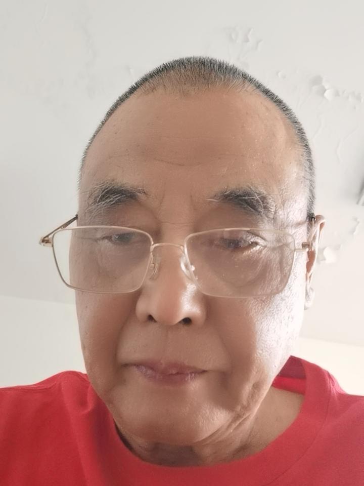 悼妻——下雨有感

连日来，从早到晚
天象昏暗
淅淅沥沥的雨
今天是九年前的回放