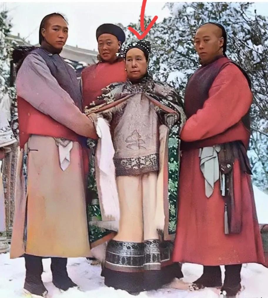 我敢说，一眼能看认出来的，绝对是个历史高手。[赞]