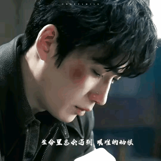 发自内心的悲伤痛感才能让眼泪哗哗流，朱一龙作为一个演员，他的每个角色需要眼泪来支