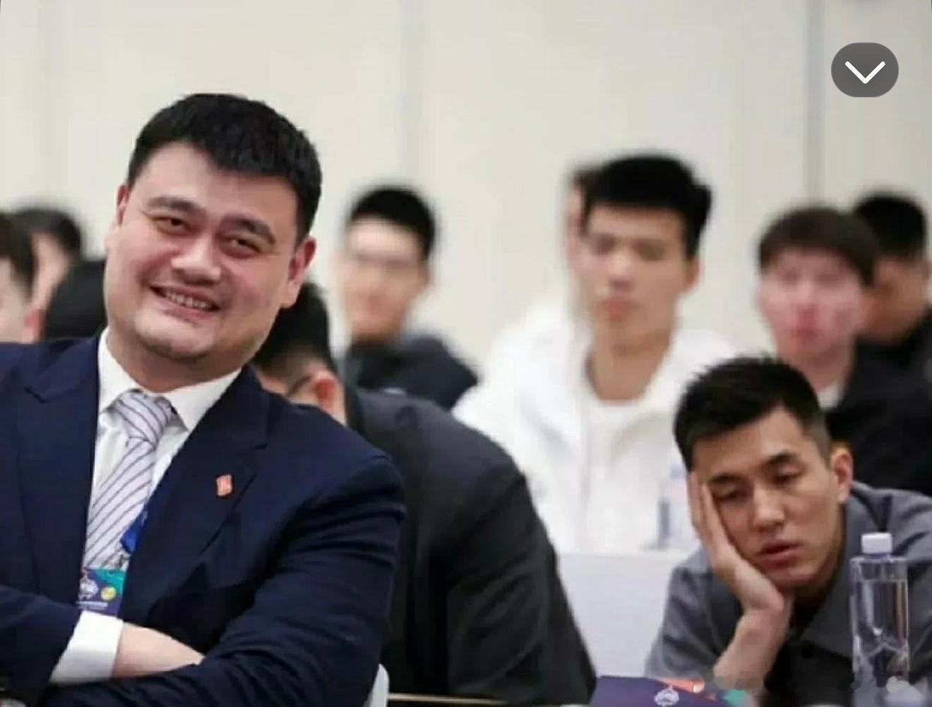 辽宁男篮莫兰德 大莫：强如姚明也得坐着听别人上课，听别人给你讲怎么打篮球以及篮球