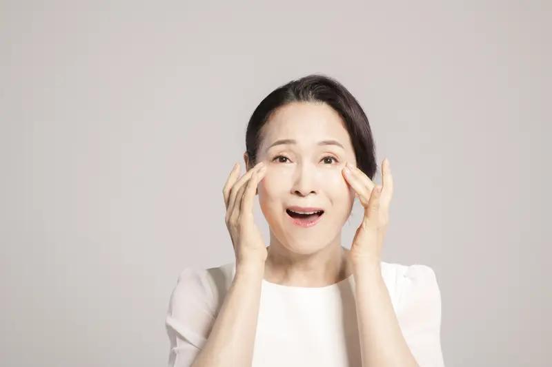 四十岁的年纪，
大家都多少体重，
吃一点就胖的，
有没有？
而且无论怎么锻炼，