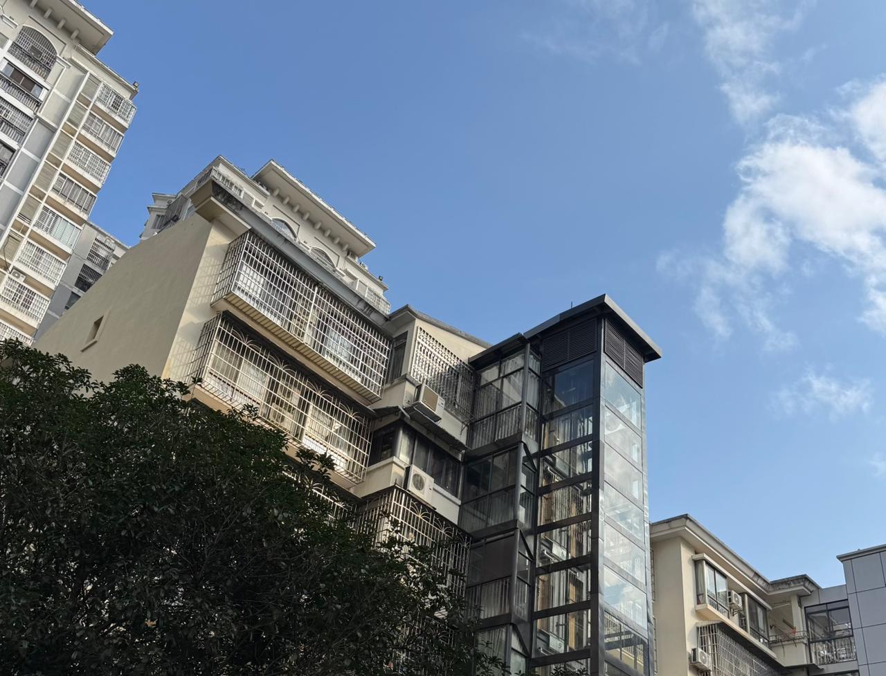 真的还有人会回农村建房吗？
我家里有块宅基地，是父亲留给我的，但已经空置很久了。