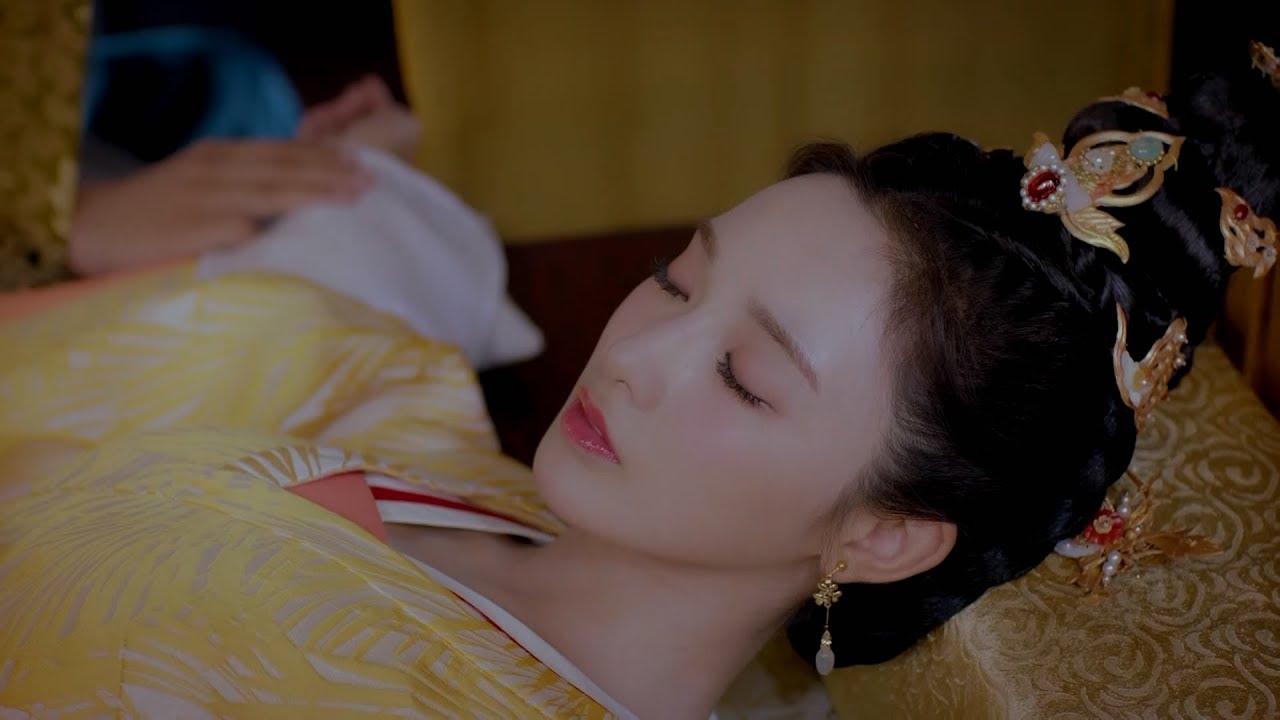 李建成刚倒在玄武门的血泊里，李世民就转身冲向太子府。他没有停下脚步，也没有回头看