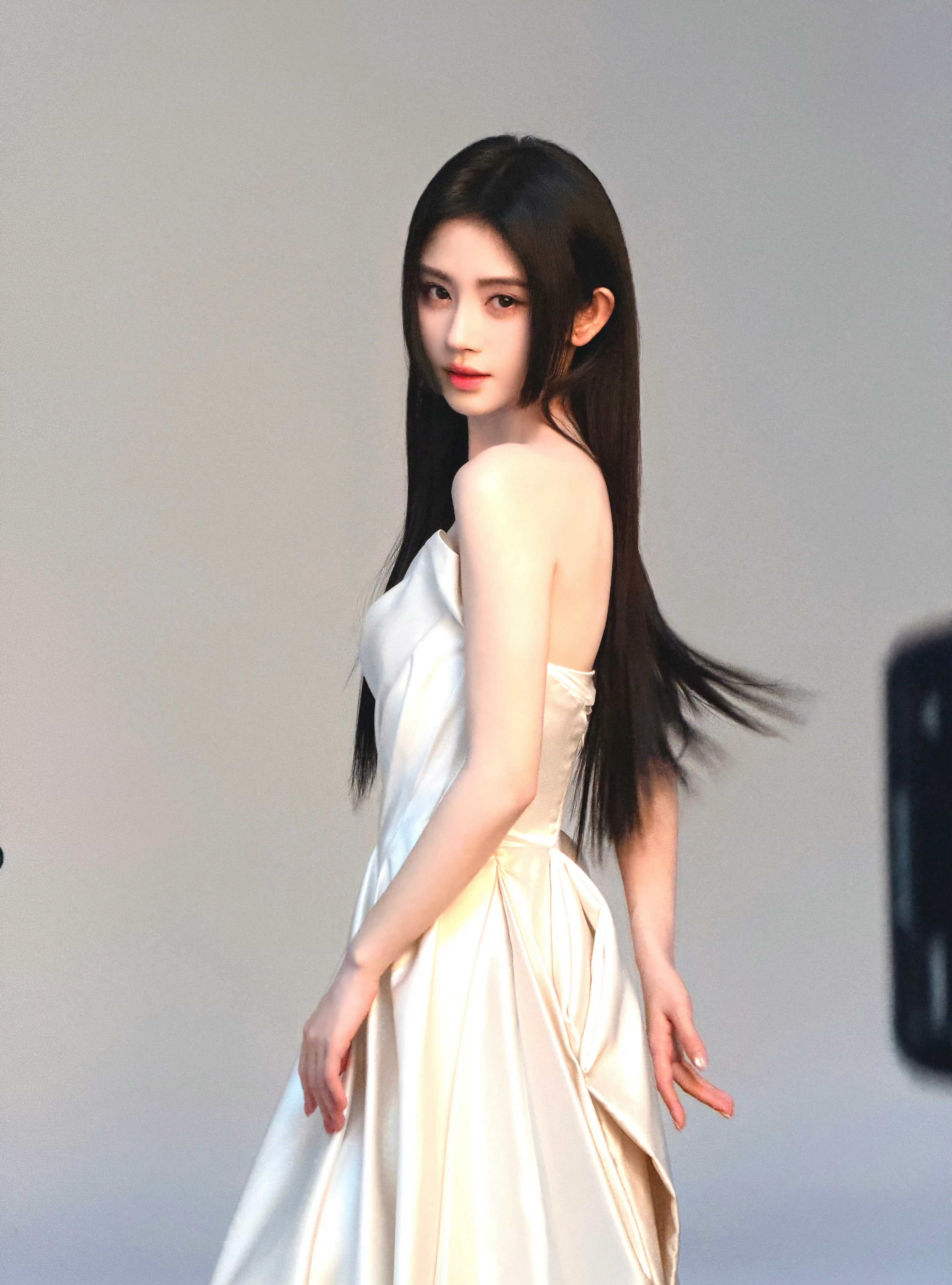 jjy鞠婧祎苏绿夏  jjy鞠婧祎万花世界  “能有一次遇见 ，再难也值得。”?