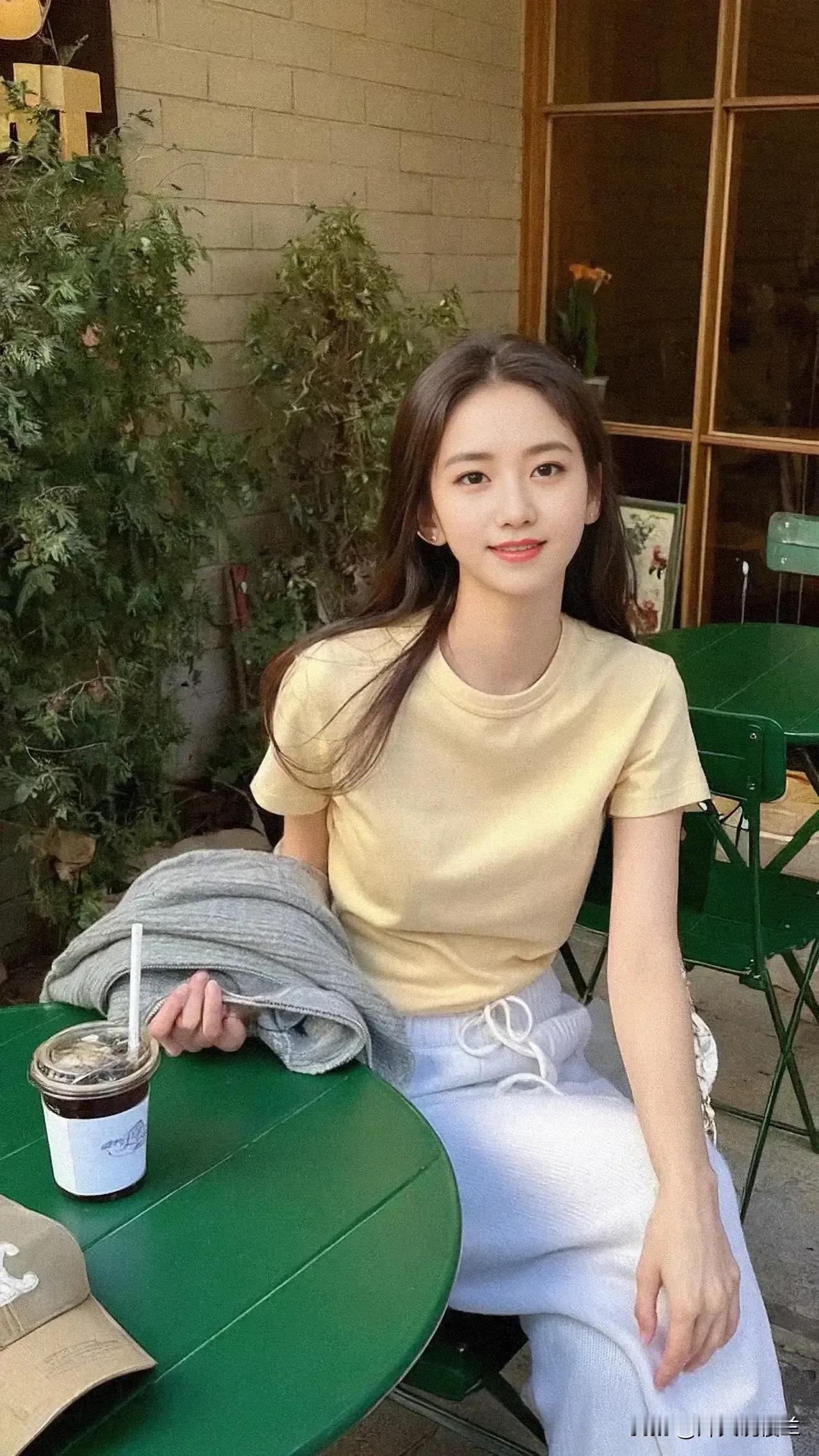 遇见一个对的人，就像在咖啡馆里遇见了一位知己#分享唯美美照#