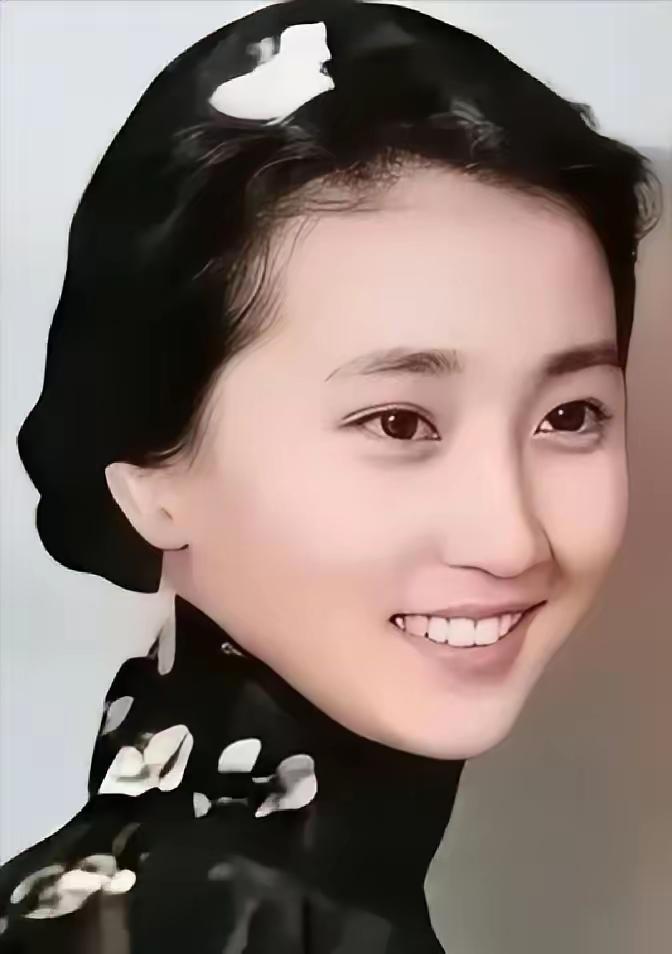 钱学森36岁没结婚，干妹妹给他介绍对象，他却说：要不你嫁给我吧，蒋英委婉的拒绝：