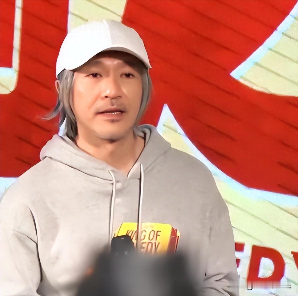 网传星爷1港元出售影院资产，不少人直接认定他打算套现离场。
 
这笔交易本质是剥