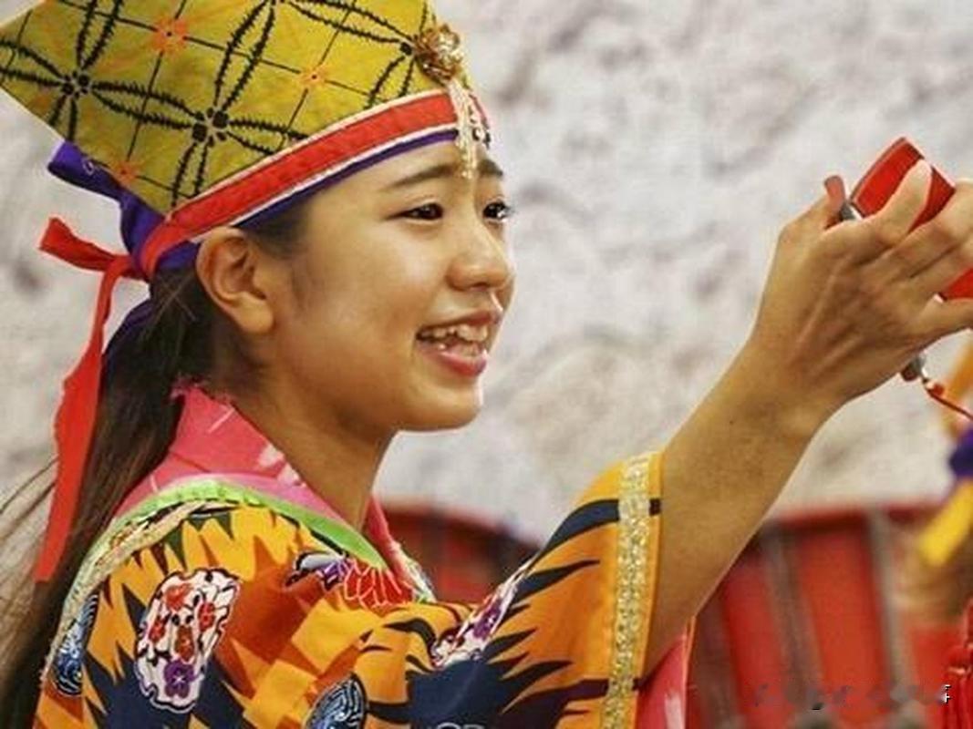 琉球，曾经可是个独立的小国家，和中国关系那叫一个铁。早在1372年，明太祖朱元璋