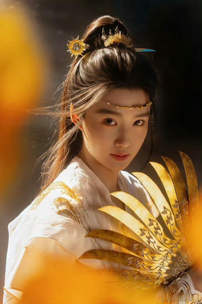 卢昱晓杀回古偶了 明意美貌直接杀疯！卢昱晓新角色超惊艳，花般娇艳让人挪不开眼！ 