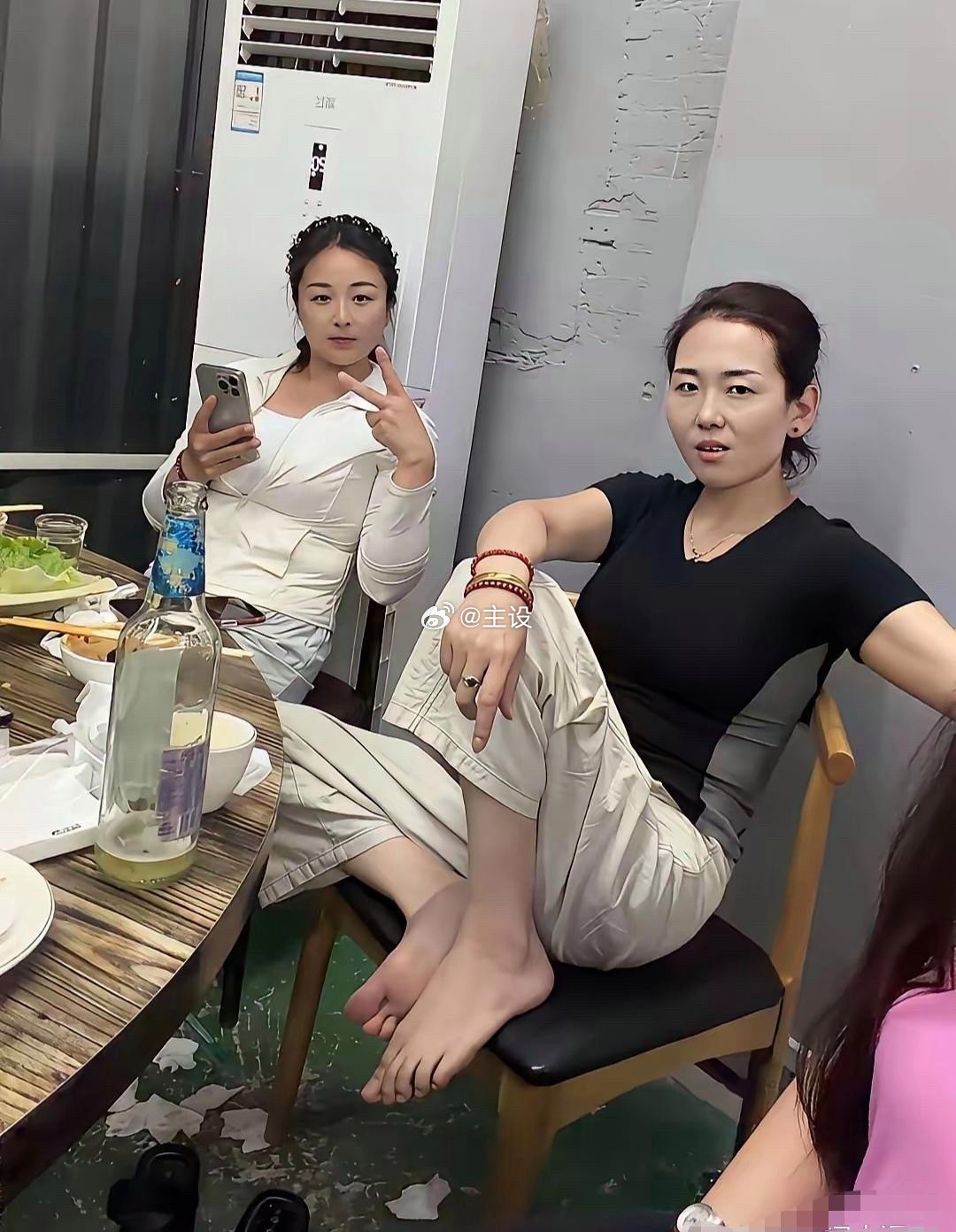 从面相看，她们都不是简单的人呐？一般人遇到只有瑟瑟发抖的份了！ 