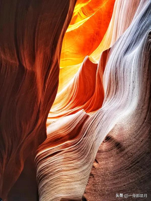 当地时间11月4日
泰国环球小姐大赛主办方
总监纳瓦·伊萨拉格里西尔（简称纳瓦）