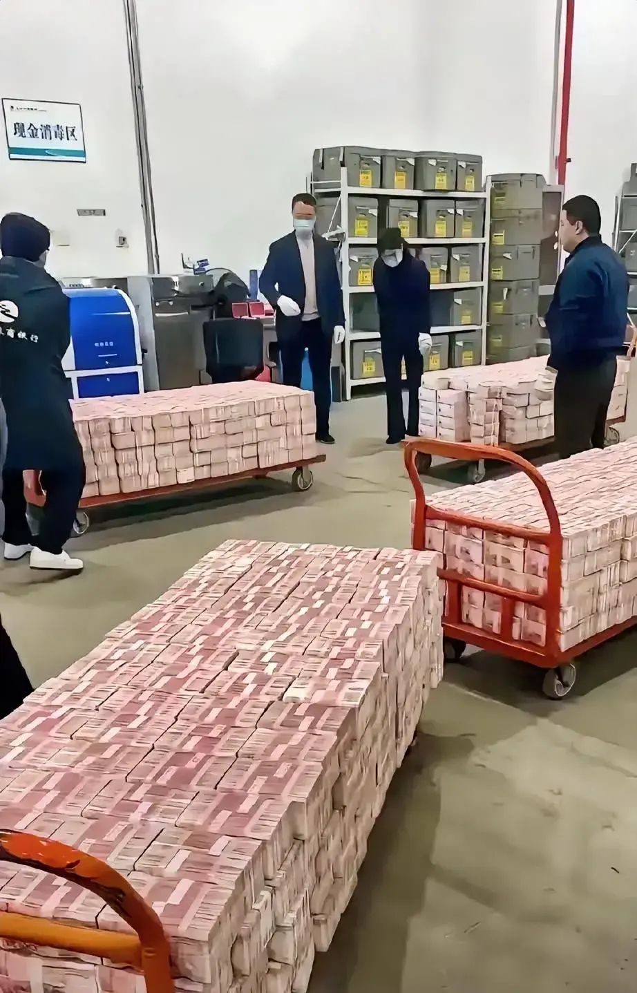假如有一天，你突然拥有这么多钱，第一件事想干什么？ 