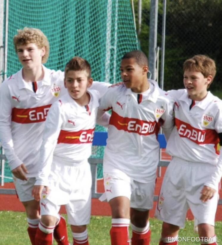 一晃维尔纳也30了，去了美国大联盟。五年前他德甲单赛季打进28球，然后以超500