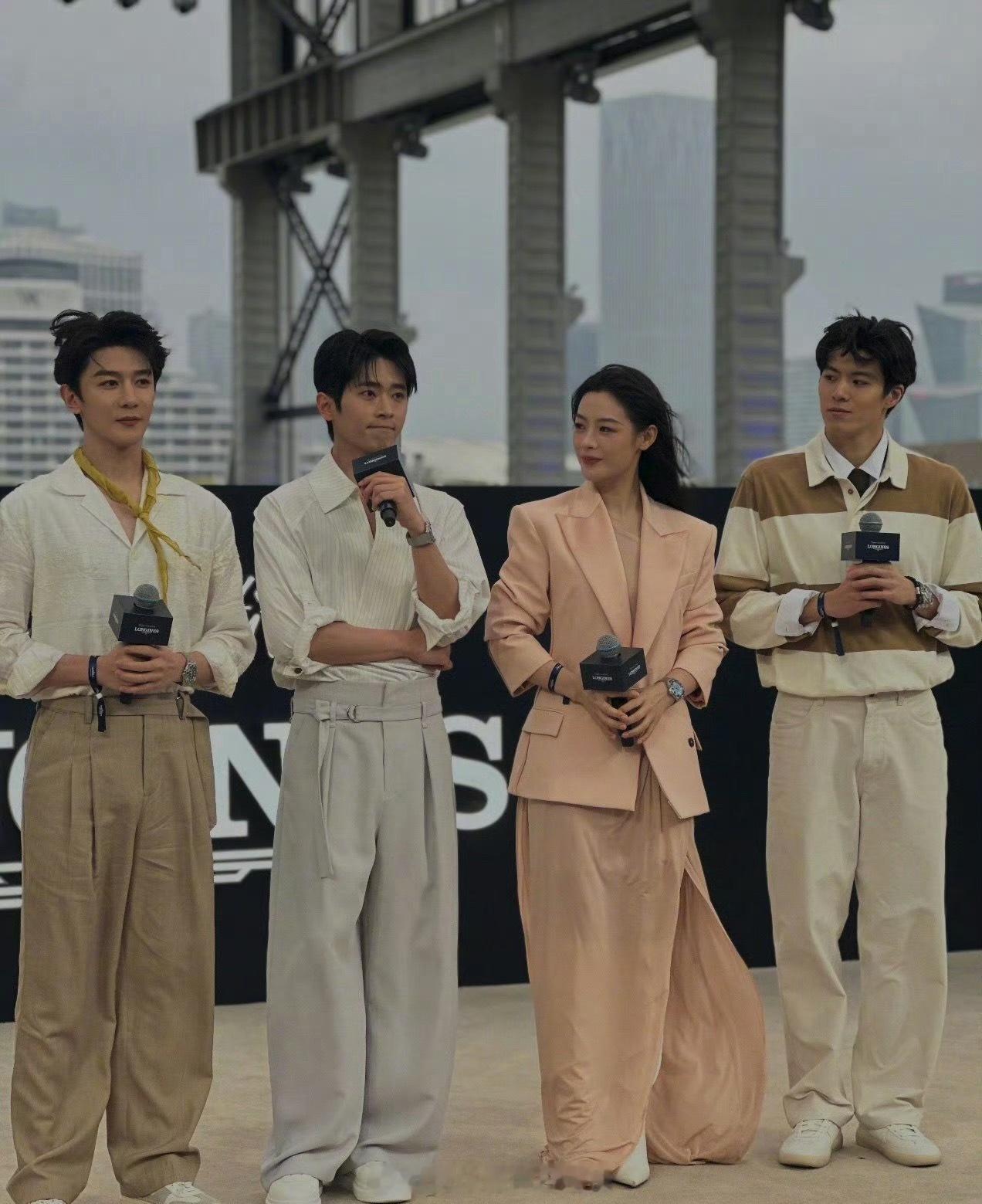 陈丽君、丞磊、夏之光浪琴活动同框生图，美女是美女，剩下的嘛…… 