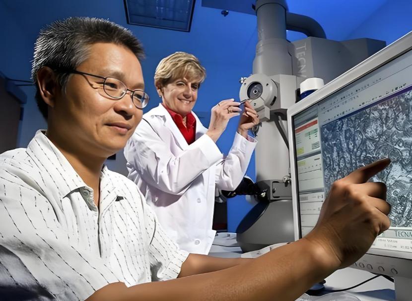 牢A最近有一个观点让我非常震撼，那就是美国会系统性抹杀华裔对美国贡献，华裔很聪明