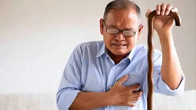 脚是心梗的放大镜？研究发现：脚部出现这几种表现，要尽快就医！