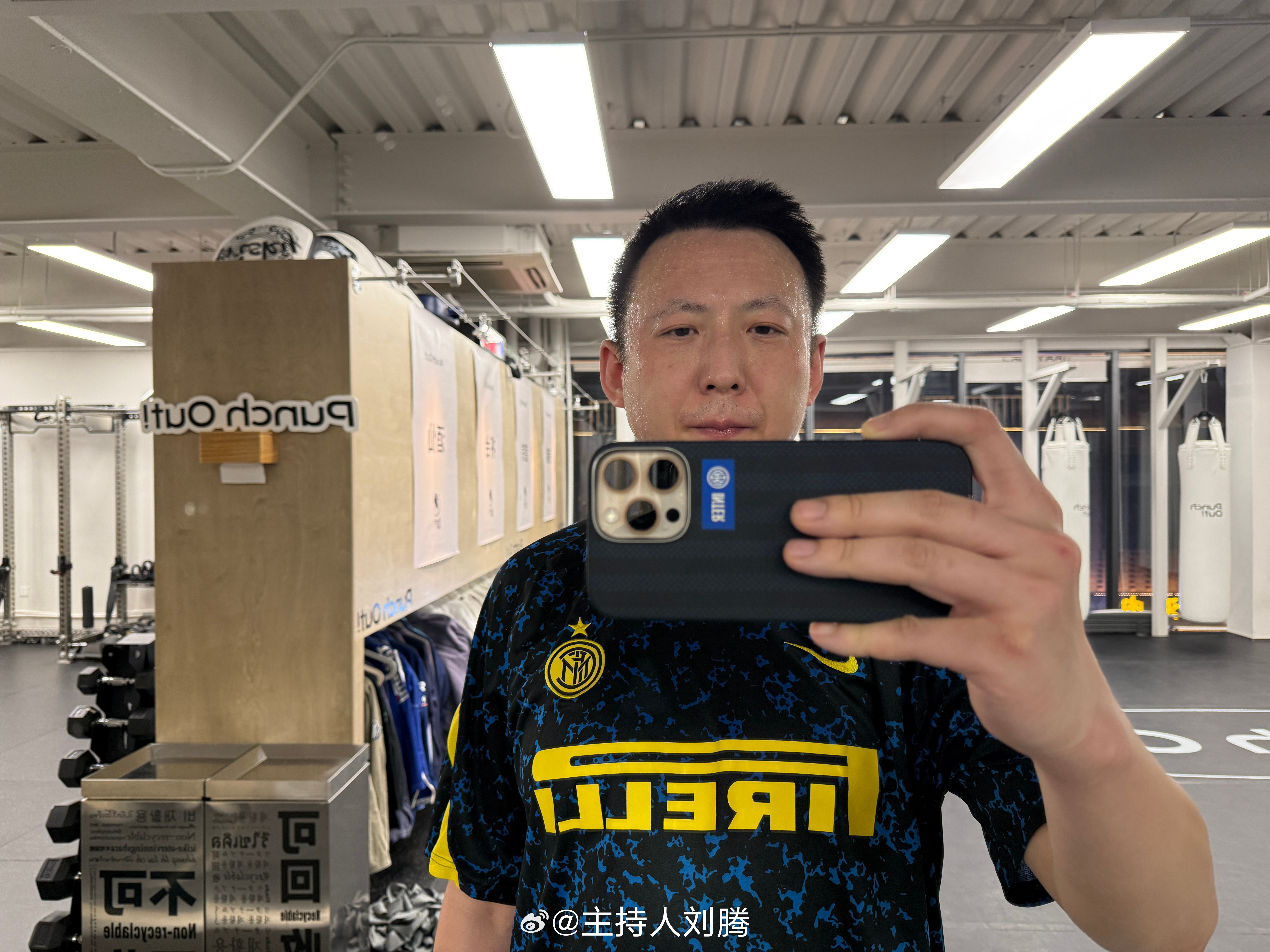 周五晚上的拳馆空空如也只有我自己挥汗如雨 北京·PunchOut格斗实验室