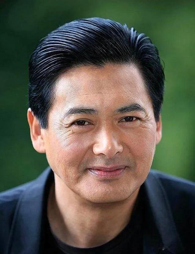 影帝发哥的主演电影：

1、上海滩      1983
2、英雄本色   198