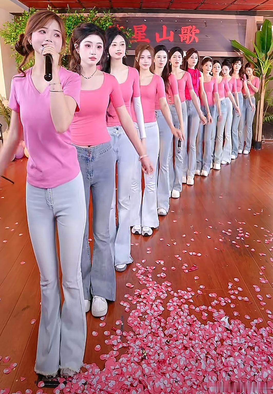 洋洋高锐～啥、？◎有时……梦就是梦里面没有痴心只有……一队蜻蜓◎蜻蜓……吗好象又