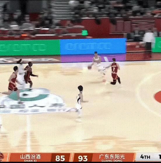 晋队主场之黑令人恐惧，上赛季伤人无数倍受指责，本赛季却没有任何收敛。迪亚洛去年9