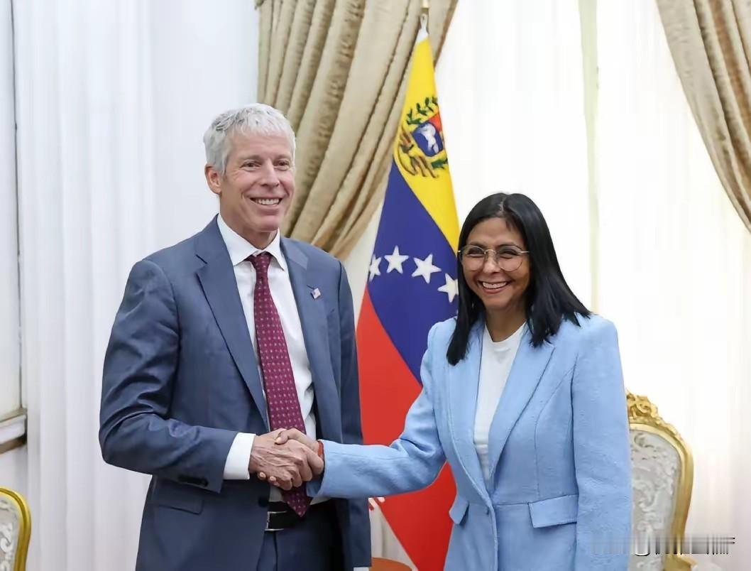 这才是一箭双雕，委内瑞拉代总统罗德里格斯，以叛国罪、间谍罪、泄露国家机密，以及失