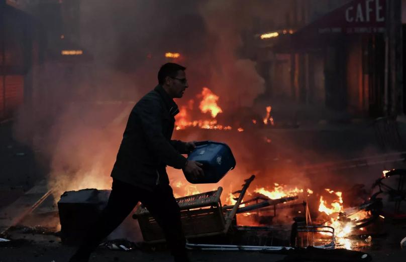 【马克龙怒呛特朗普：请不要胡说八道】

最近法国国内爆发的动乱让特朗普直呼“法国